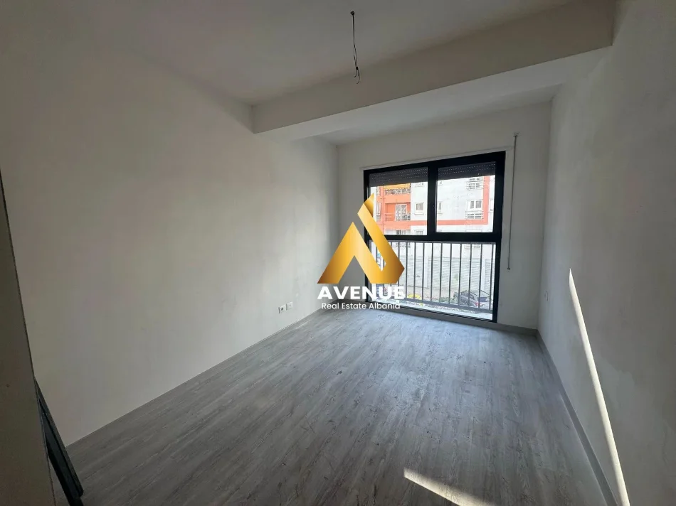 APARTAMENT 3+1+2 TUALETE + 2 BALLKONE  PER SHITJE TEK BULEVARDI I RI, ELBAVO REZIDENCE, TIRANE