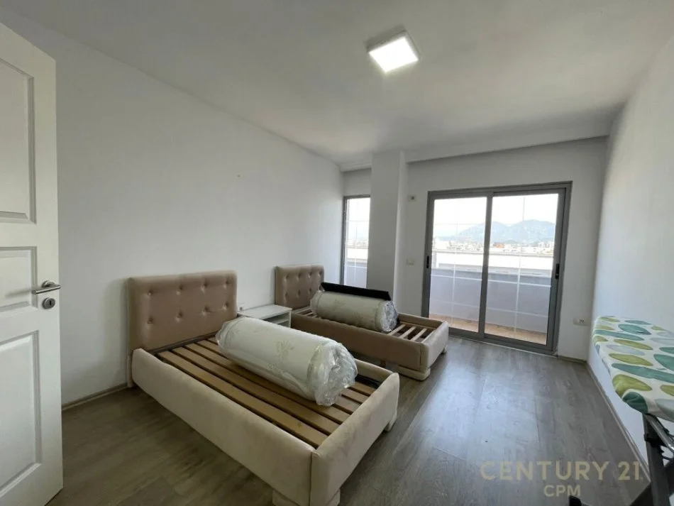 JEPET ME QIRA APARTAMENT 2+1+2 TUALETE PRANE QENDRES KRISTAL !