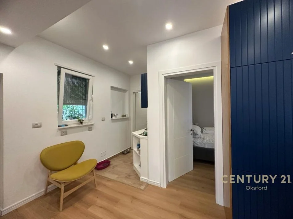 Tirane, jepet me qera apartament 1+1, , 46 m² 500 € (Komuna e Parisit)