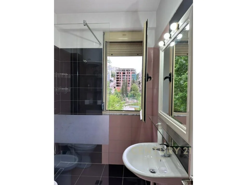 APARTAMENT 1+1 SUPER MODERN ME QIRA, TE KOPSHTI ZOOLOGJIK❗️, 550euro