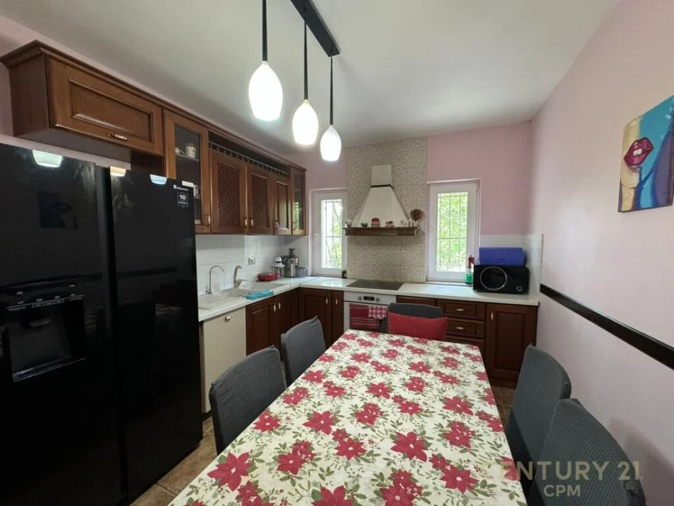 Shesim apartament 3+1 tek Ali Demi!, 150000euro