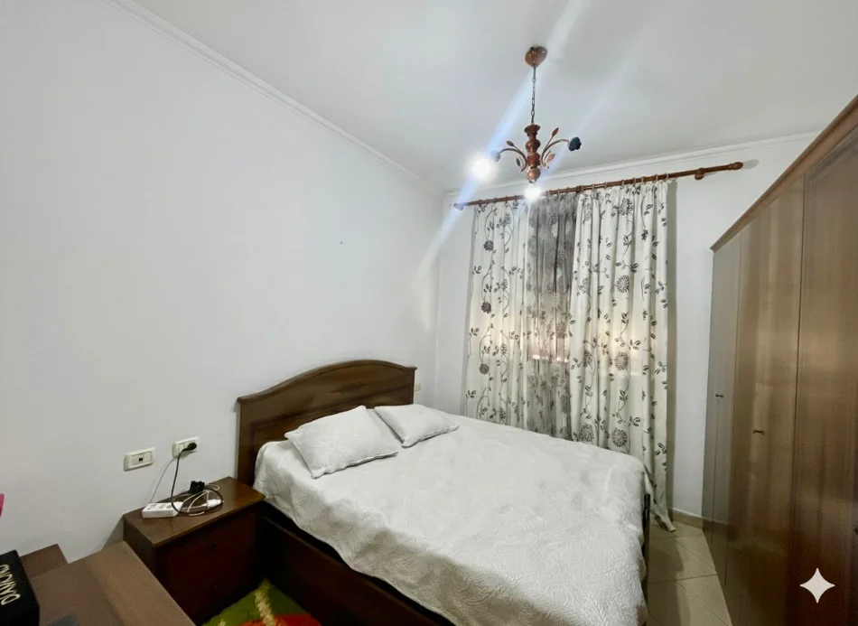 Tirane, jepet me qera apartament 2+1 Kati 9, 400 € (Jordan Misja)