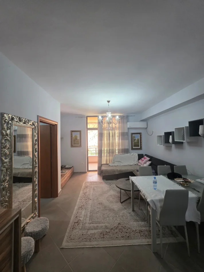 Tirane, jepet me qera apartament 1+1 Kati 3, 450 € (Astir)