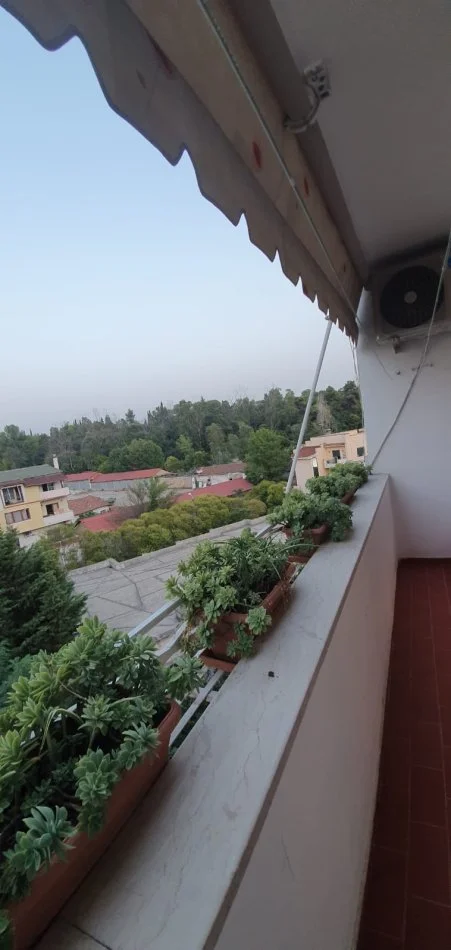 Tirane, jepet me qera apartament 2+1+Ballkon Kati 5, 100 m² 500 € (pran Petro Ninit)