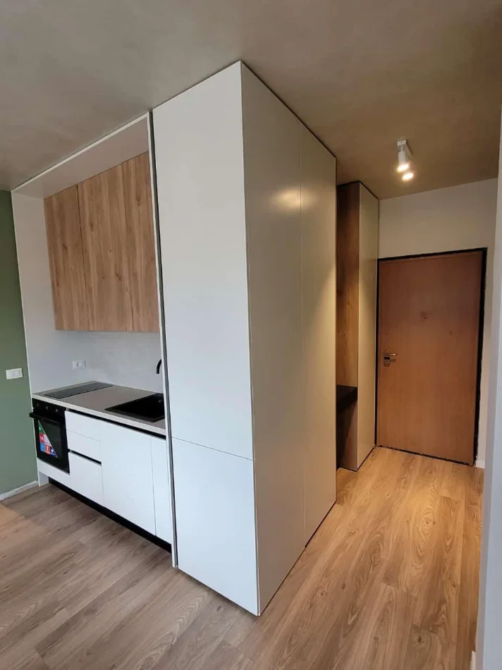 Tirane, jepet me qera apartament 1+1 Kati 7, 420 € (kashar)