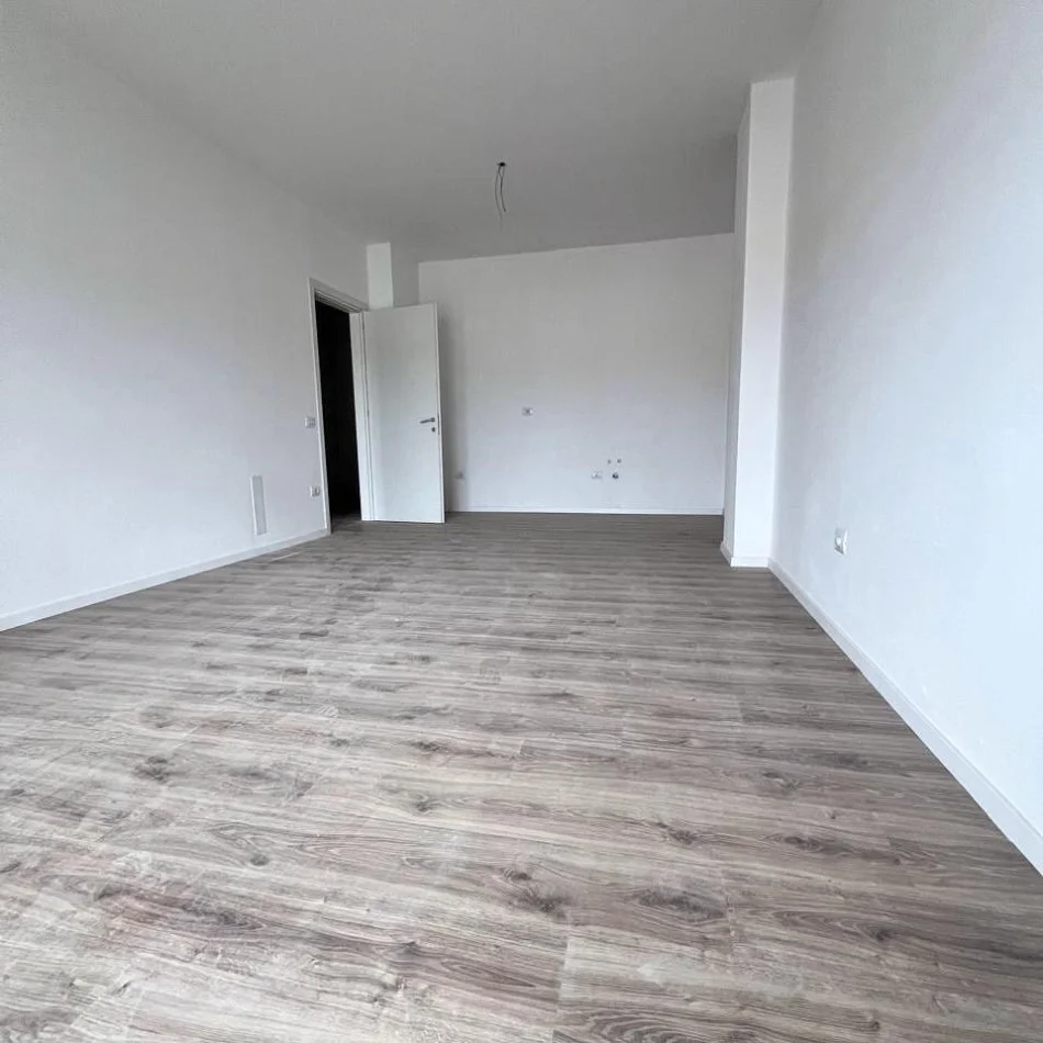 Tirane, shitet apartament 1+1 Kati 6, 110 m² 99.000 € (KAMEZ)