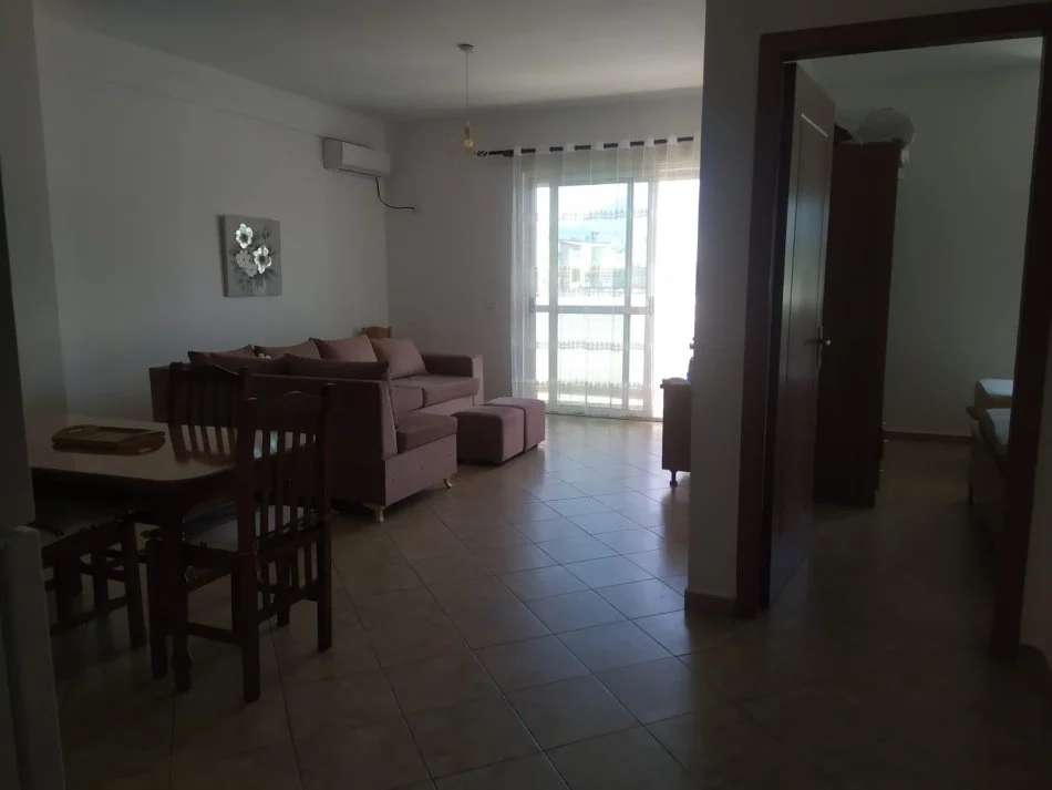 Tirane, jepet me qera apartament 1+1 Kati 3, 65 m² 500 € (Rruga riza cerova)