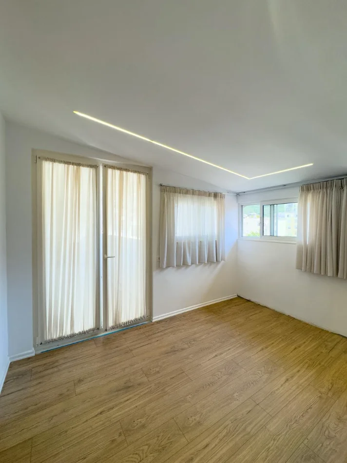 Tirane, shitet apartament 2+1 Kati 5, 90 m² 140.000 € (Fresku)