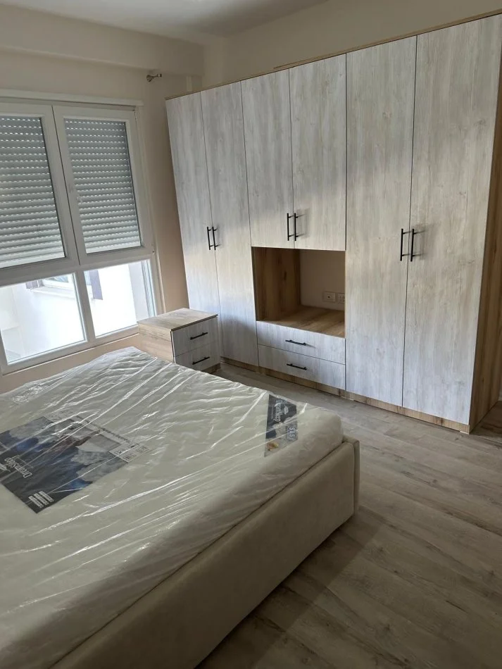 Tirane, jepet me qera apartament 2+1 Kati 2, 100 m² 600 € (5 Maj Concord Center prane Mjeksis)