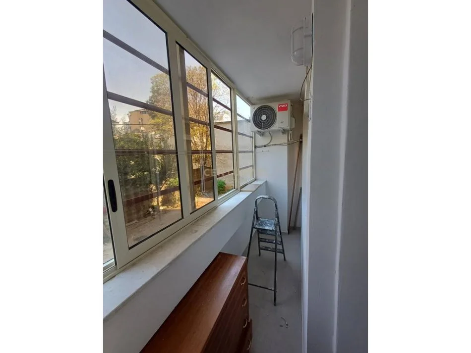 Tirane, shes apartament 1+1 Kati 1, 36 m² 90.000 € (shkolla e kuqe)