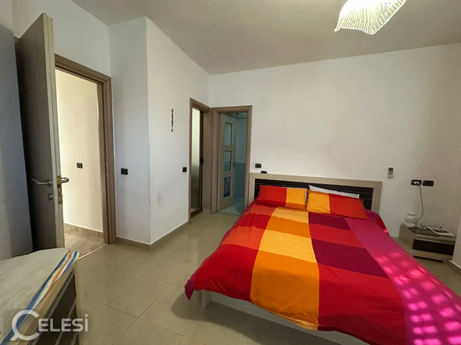 Tirane, jepet me qera apartament 3+1+Ballkon Kati 8, 160 m² 600 € (yzberisht)