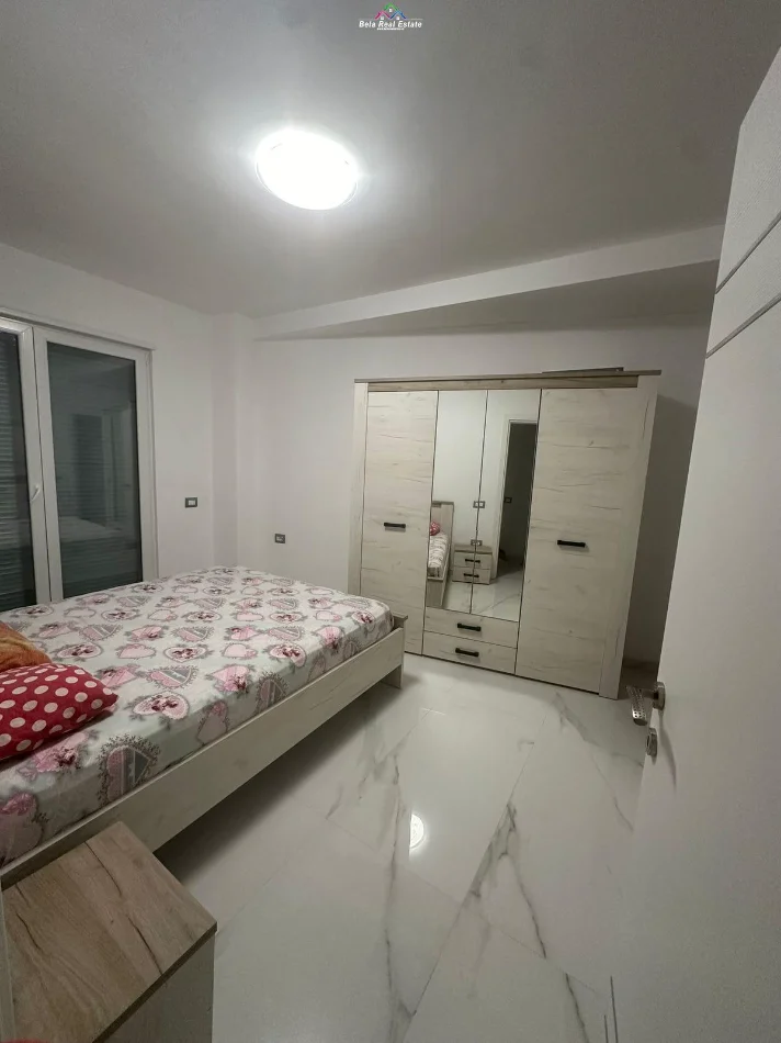 Tirane, jepet me qera apartament 2+1 Kati 2, 100 m² 1.100 € (liqeni i thate)