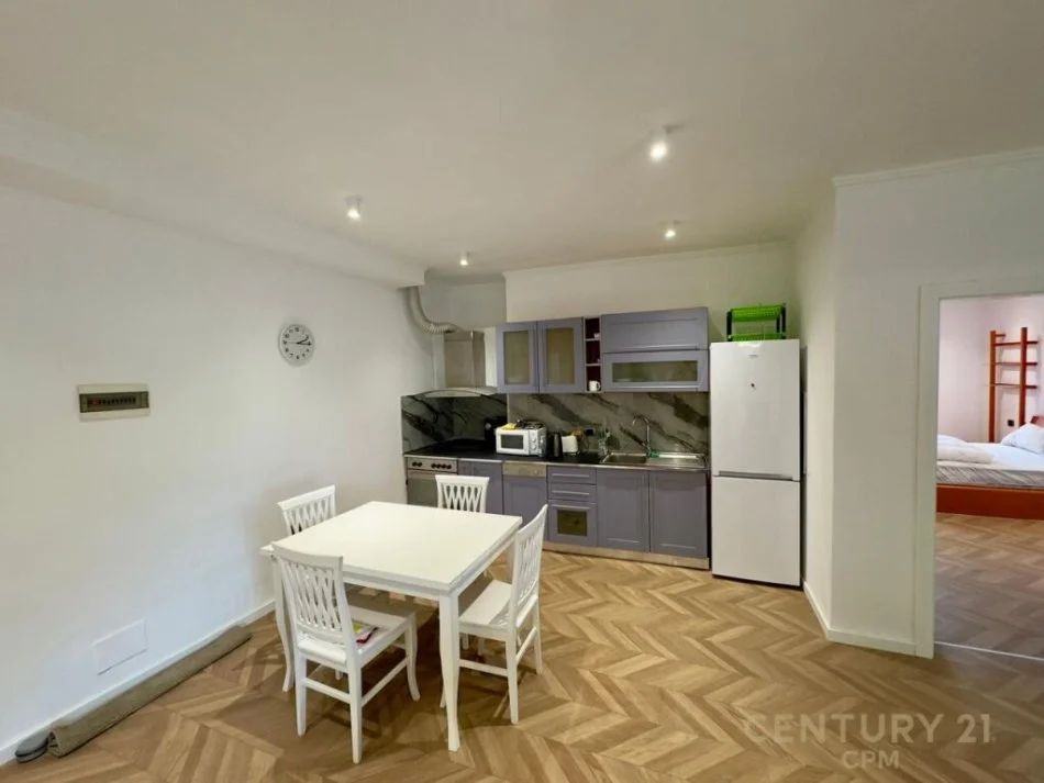 APARTAMENT 2+1+2 PER QIRA TEK 9-KATESHET!