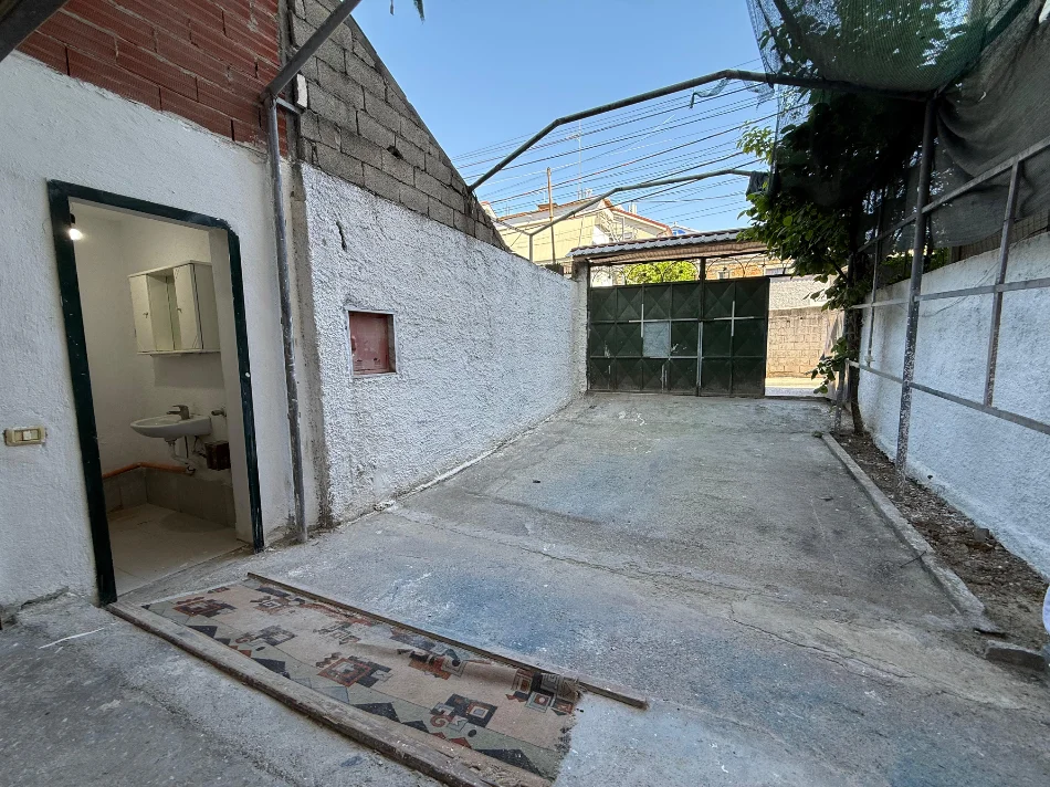 Tirane, jepet me qera , 120 m² 550 € 