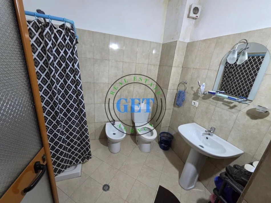 Durres, jepet me qera apartament 1+1+Ballkon Kati 4, 55 m² 250 € (Plazh)