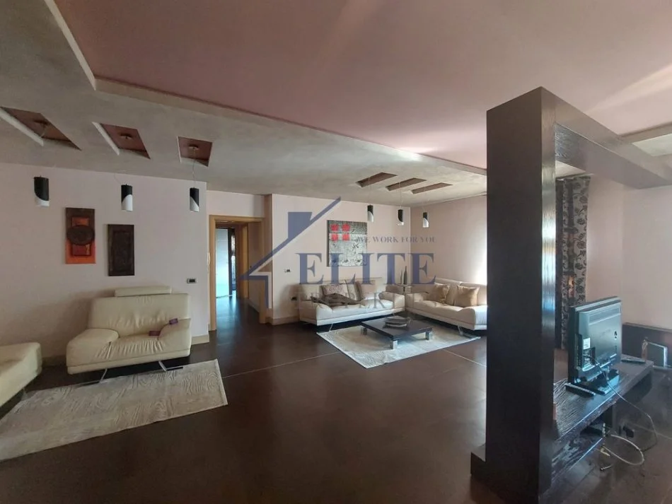 Tirane, jepet me qera apartament 3+1+Ballkon Kati 5, 140 m² 750 € (Don Bosko)