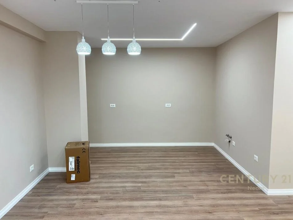 Tirane, shitet apartament 3+1 Kati 1, 129 m² 190.000 € (kopeshti bottanik)