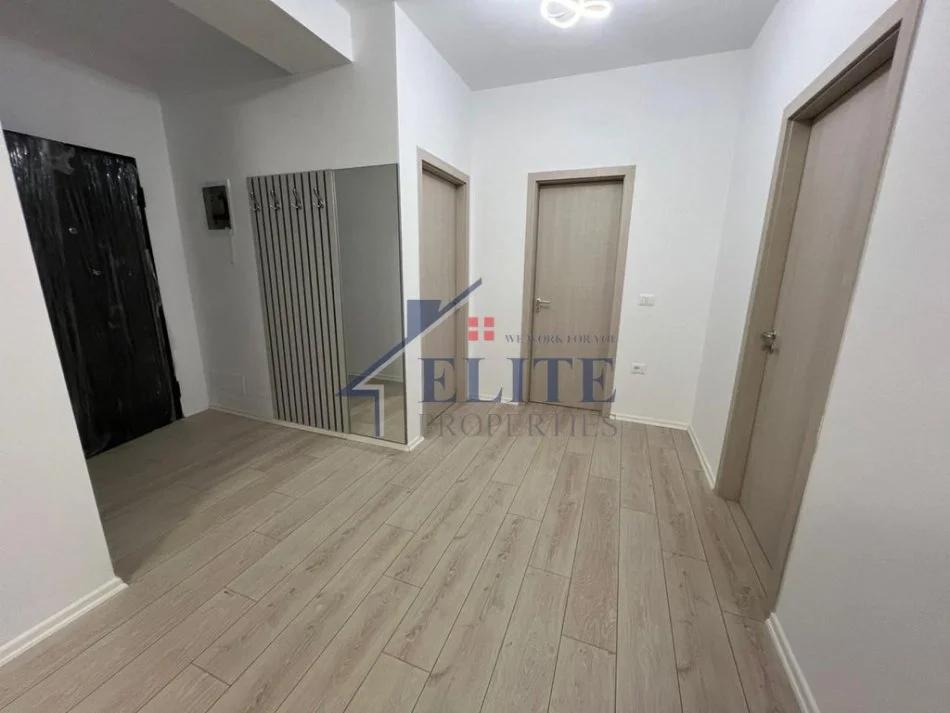 Tirane, jepet me qera apartament 2+1+Ballkon Kati 9, 600 m² 600 € (Astir)