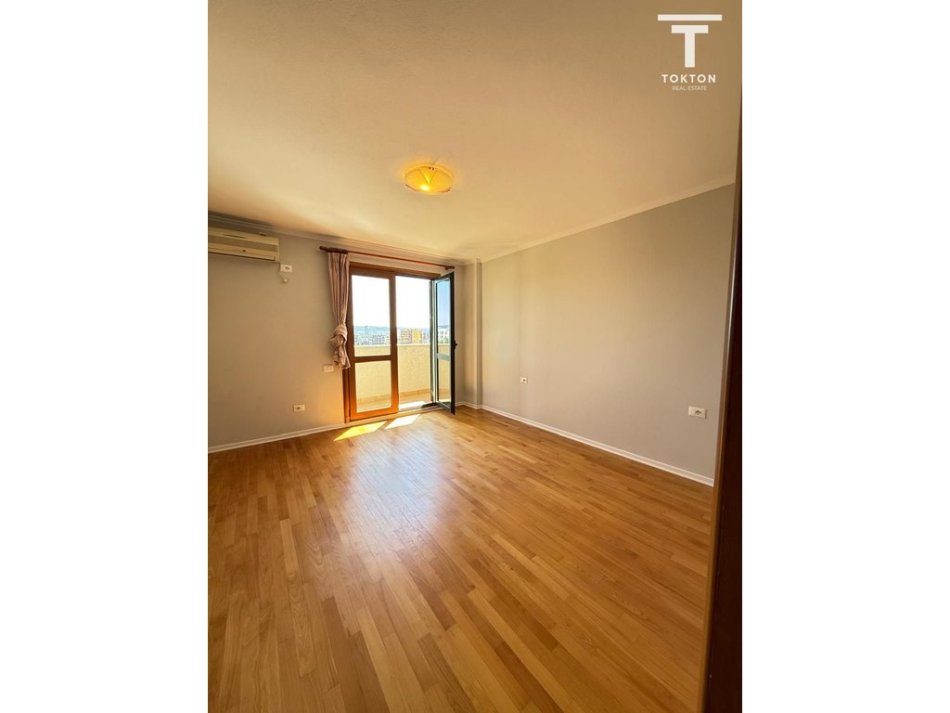 SHITET, APARTAMENT 2+1, KINOSTUDIO, TIRANË TT2104