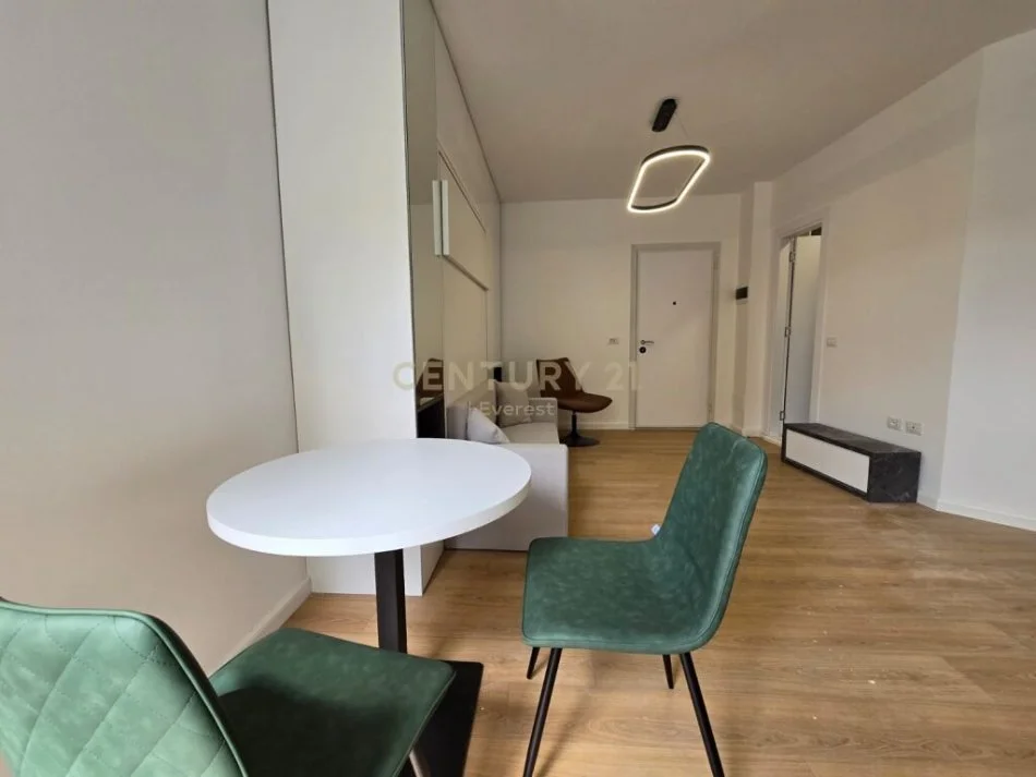 Tirane, shes garsonier , 48 m² 82.000 € (Komuna e Parisit)