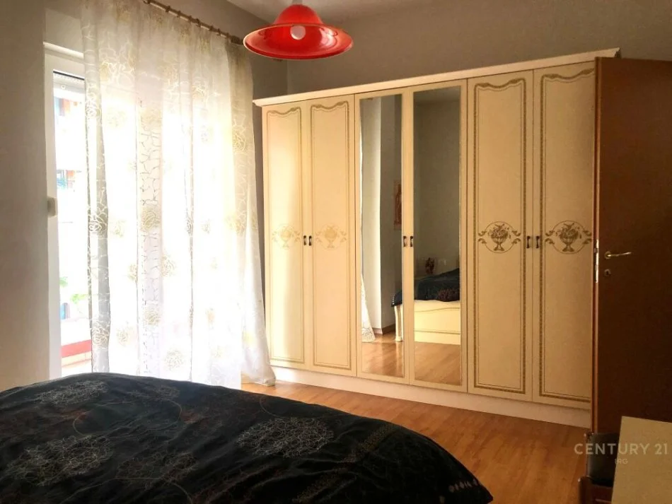 Tirane, shitet apartament Kati 5, 78,000 m² 156,000 € 