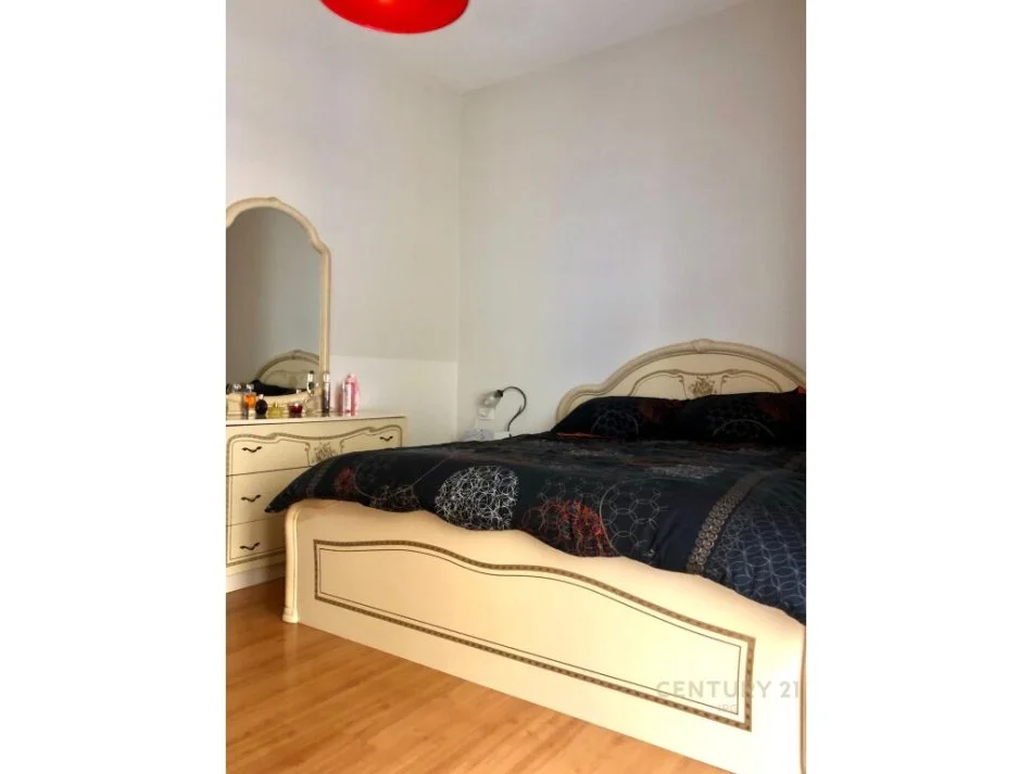 Tirane, shitet apartament Kati 5, 78,000 m² 156,000 € 