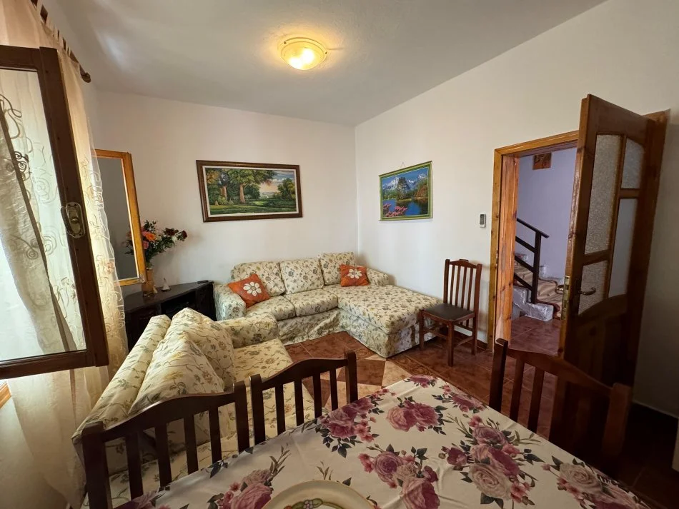 Tirane, jepet me qera shtepi 1 Katshe Kati 0, 112 m² 450 € (Ali Visha)