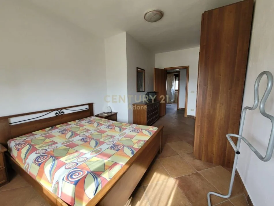 Jepet me qera apartament 2+1+2 tek 9 Kateshet!, 700euro