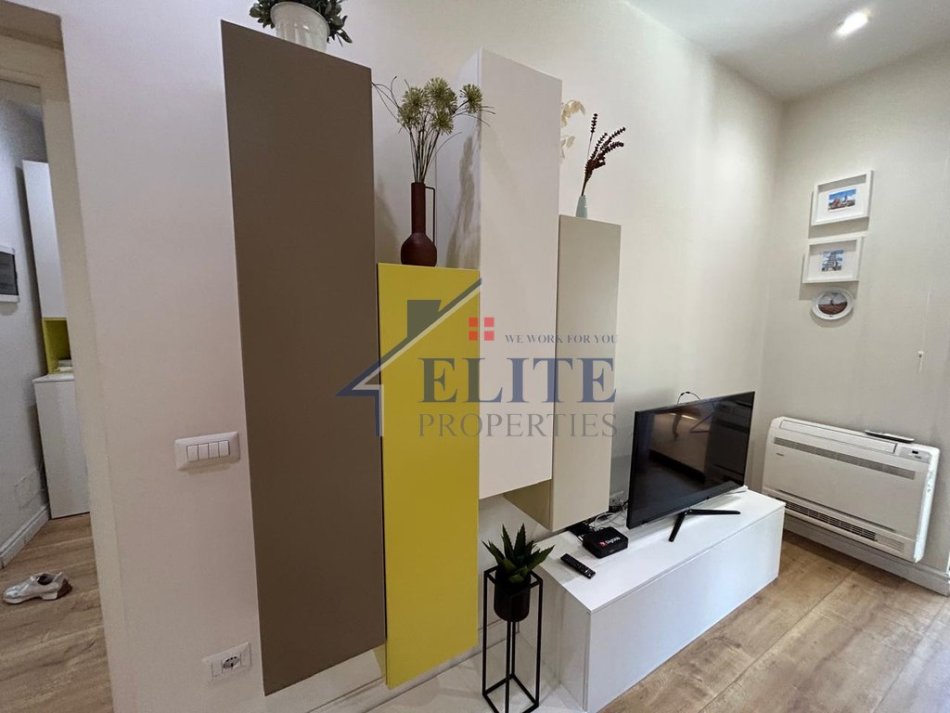 Tirane, jepet me qera apartament 2+1 Kati 4, 75 m² 900 € (Shallvaret)