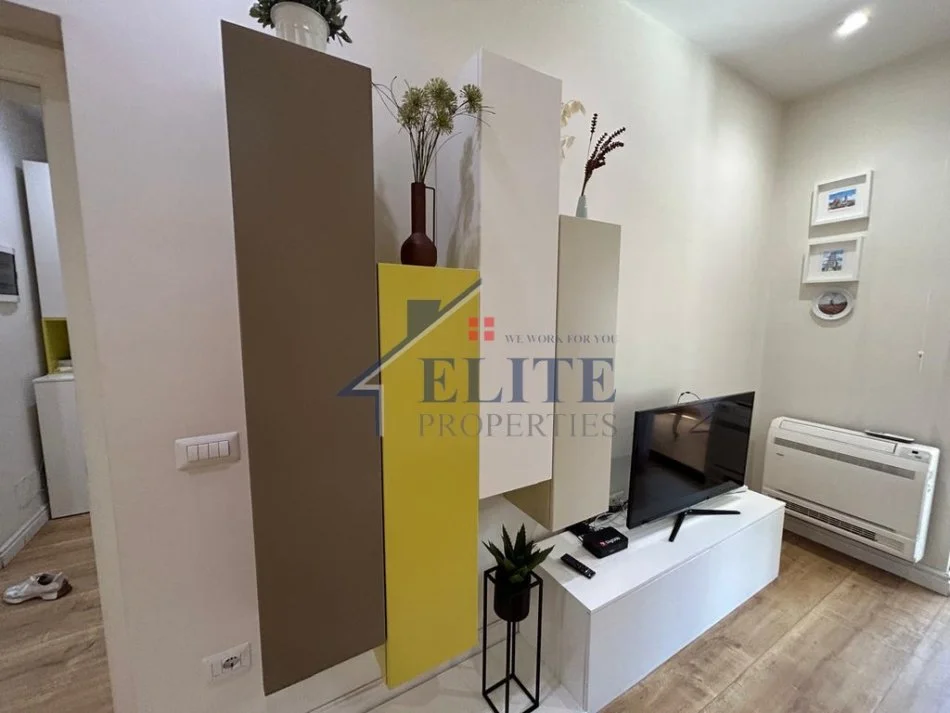 Tirane, jepet me qera apartament 2+1 Kati 4, 75 m² 900 € (Shallvaret)