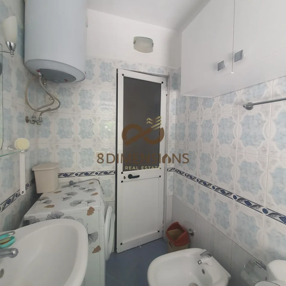 Apartament 1+1 me qera tek Rruga e Barrikadave, prane Ish Kinema 17 Nentori
