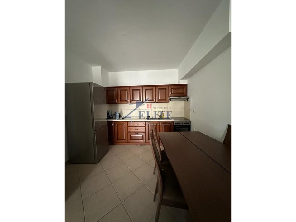 Tirane, jepet me qera apartament 1+1+Ballkon Kati 7, 75 m² 550 € (Kompleksi Magnet)