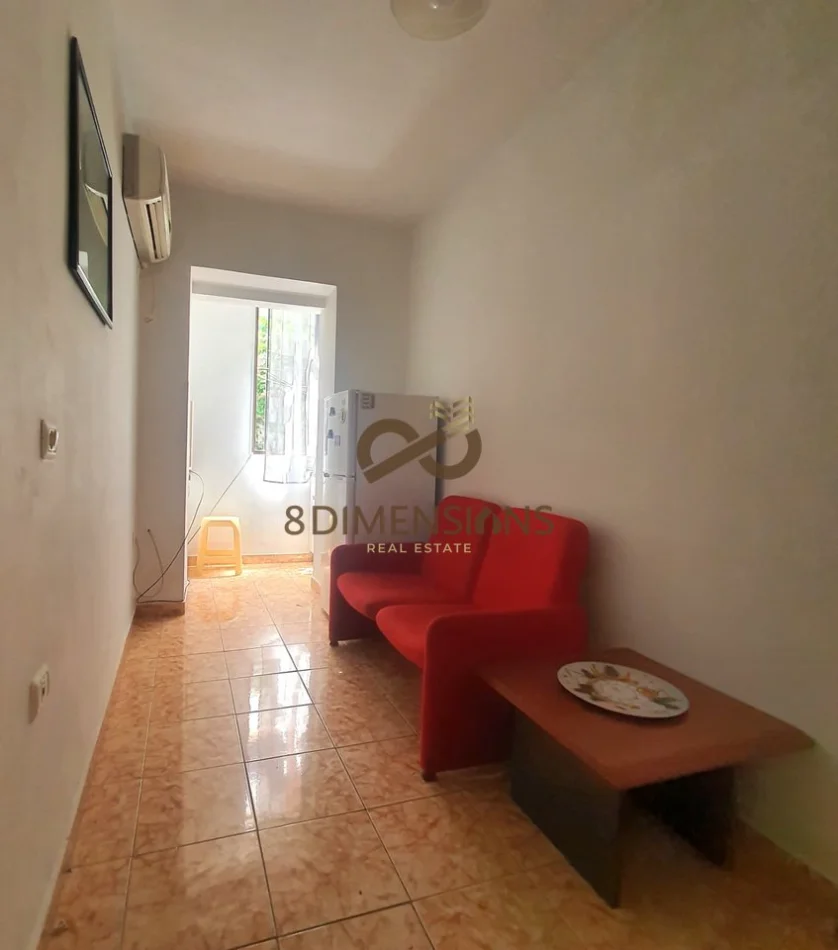 Apartament 1+1 me qera tek Rruga e Barrikadave, prane Ish Kinema 17 Nentori