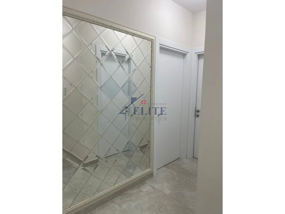 Tirane, jepet me qera apartament 2+1+Ballkon Kati 3, 650 m² 650 € (Arlis, Farmacia 10)