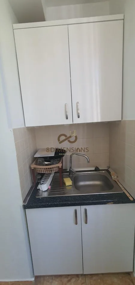 Apartament 1+1 me qera tek Rruga e Barrikadave, prane Ish Kinema 17 Nentori