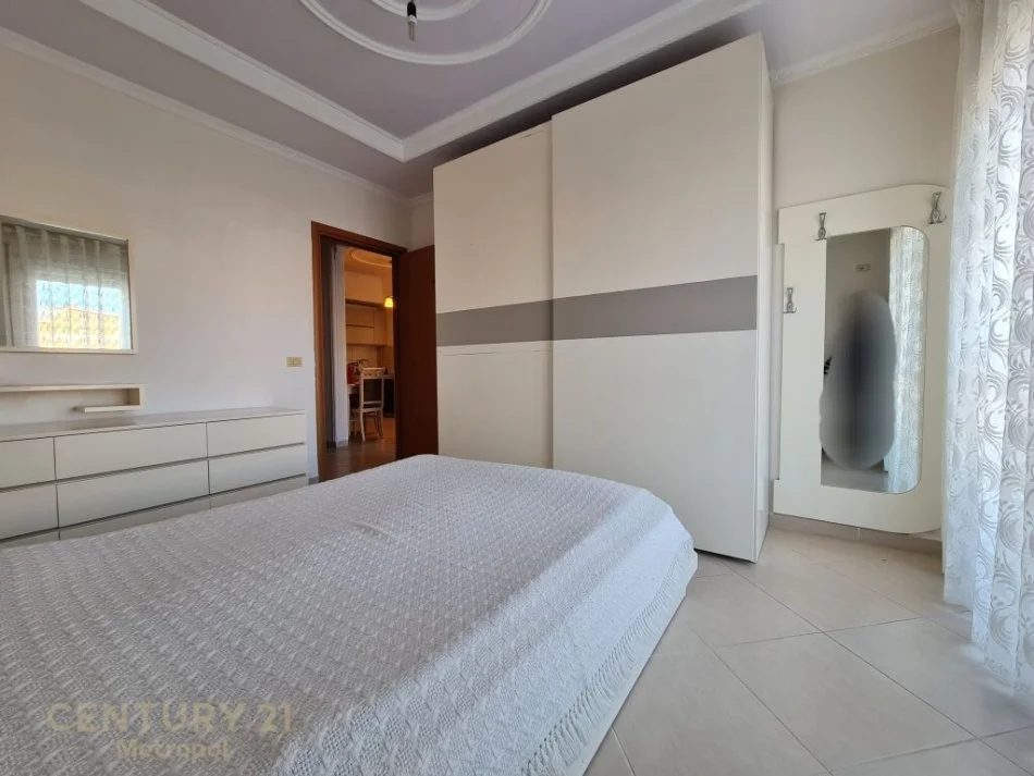 Tirane, jepet me qera apartament 2+1 Kati 4, 82 m² 600 € (KOPSHTI BOTANIK)