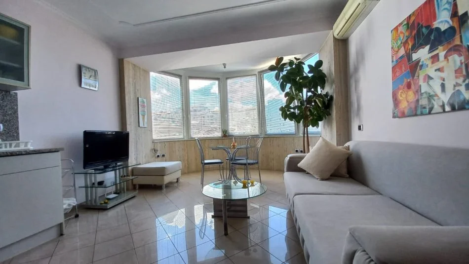 Tirane, jepet me qera apartament 1+1 Kati 4, 60 m² 600 €