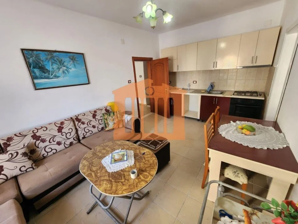 APARTAMENT 2+1 TEK SPITALI DURRES,PER SHITJE!