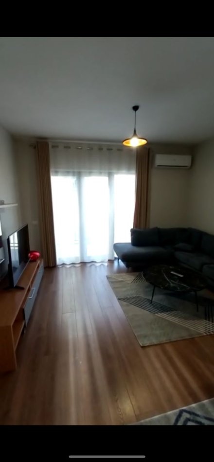 Tirane, ndarje qeraje me vajze apartament 2+1+Ballkon Kati 2, 100 m² 500 € ( Kompleksi Green City )
