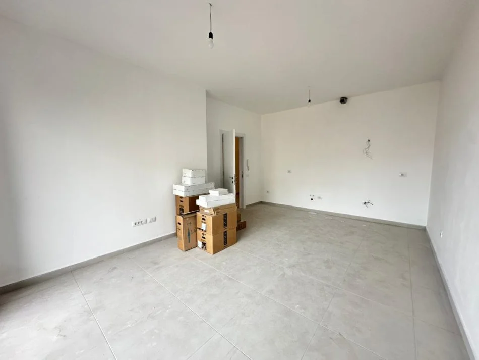 Tirane, shitet apartament 2+1 Kati 3, 103 m² 293.000 € (Rruga e Barrikadave)