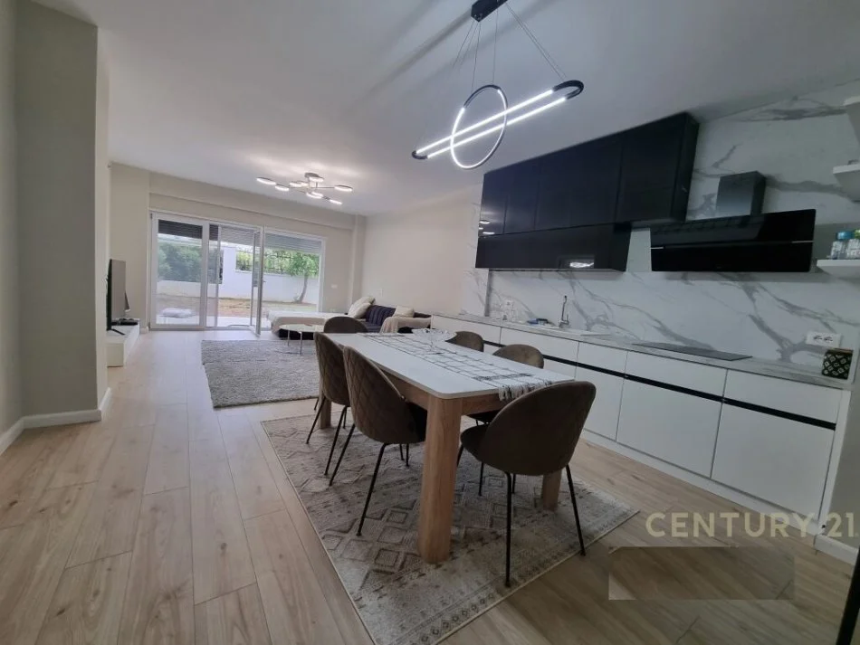 Tirane, shitet apartament 2+1 , 120 m² 200.000 € (Fresk)