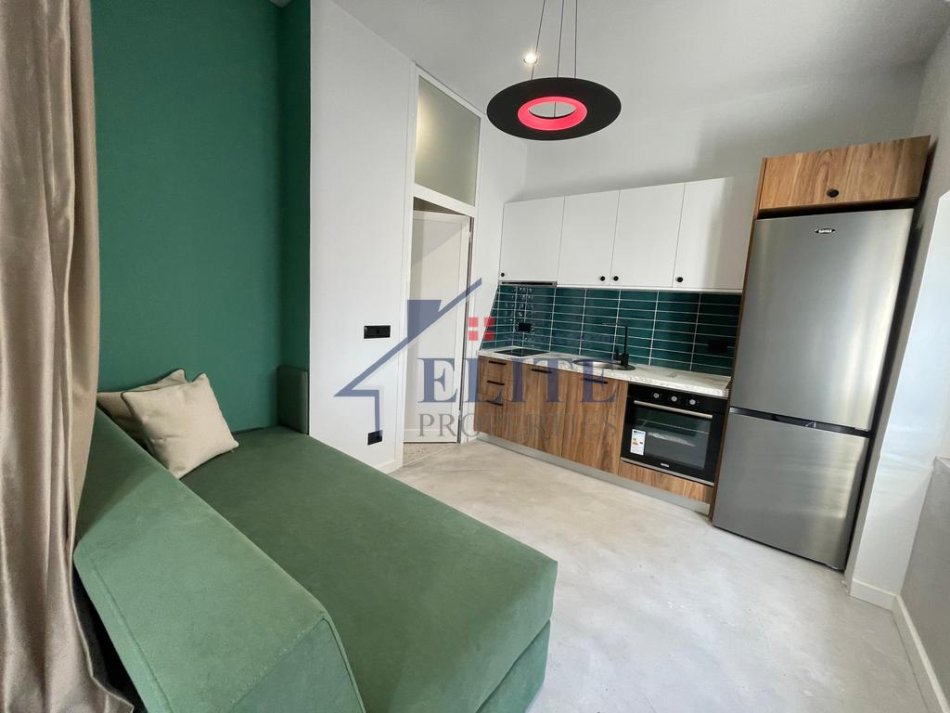 Tirane, jepet me qera garsonier 1+1 Kati 5, 35 m² 500 € (Shallvaret)