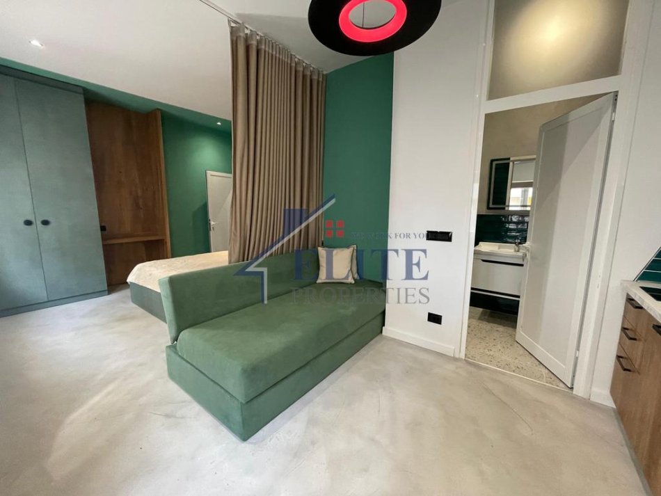Tirane, jepet me qera garsonier 1+1 Kati 5, 35 m² 500 € (Shallvaret)
