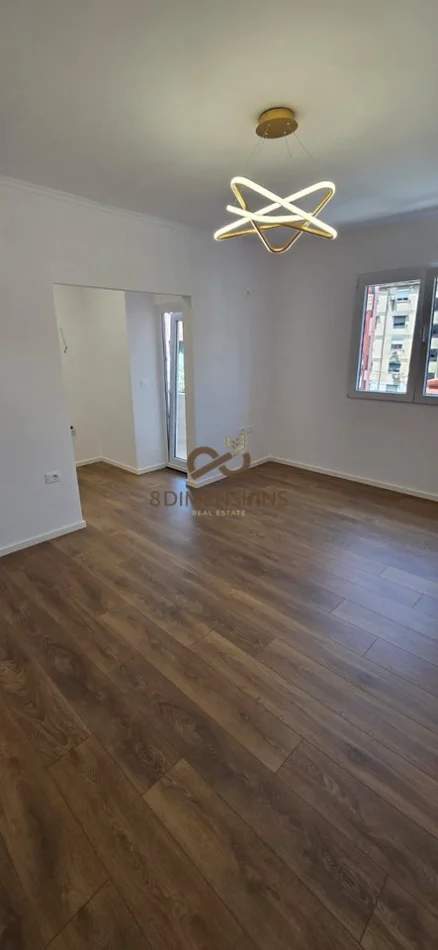 Shitet Apartament 1+1 perballe Delijorgjit (D8141Z-26)