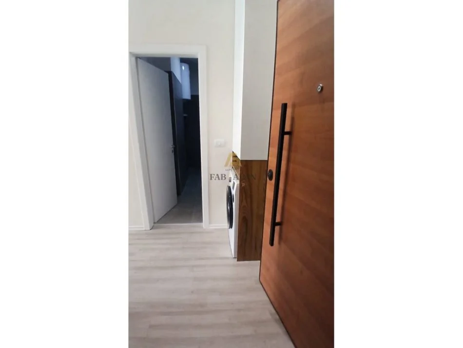 Tirane, jepet me qera apartament 2+1 Kati 4, 76 m² 1.000 € (Zogu i Zi)