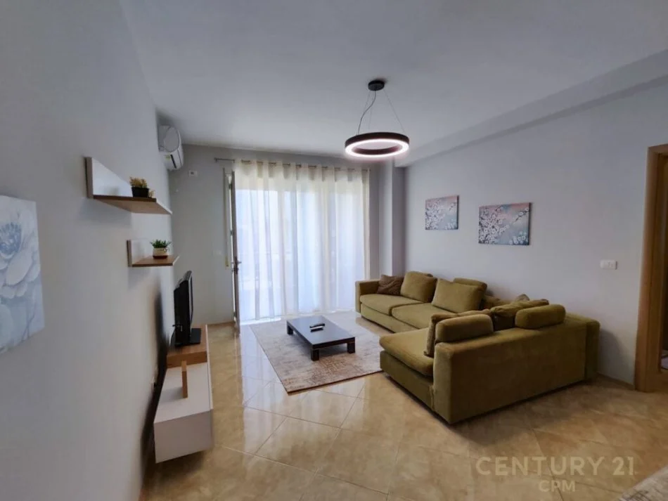 Apartament 2+1 për Qira në Ish Stacioni i Trenit!, 500euro