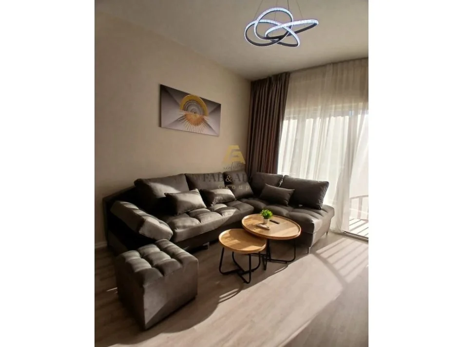 Tirane, jepet me qera apartament 2+1 Kati 4, 76 m² 1.000 € (Zogu i Zi)