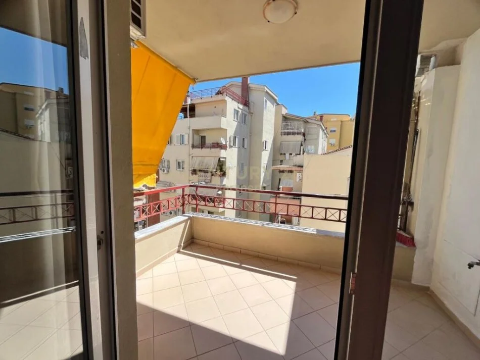 Tirane, shitet apartament 1+1+Ballkon, Kati 3, 65 m² 112,000 € (Kodra e Diellit)