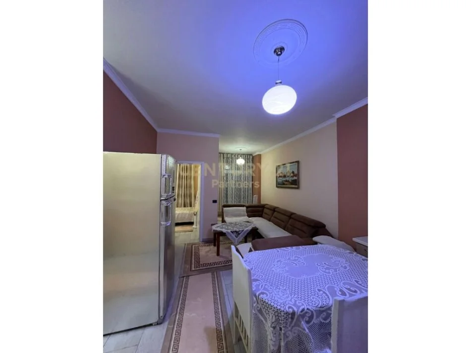 Tirane, jepet me qera apartament 2+1 Kati 6, 70 m² 500 € (Kopshti Botanik)