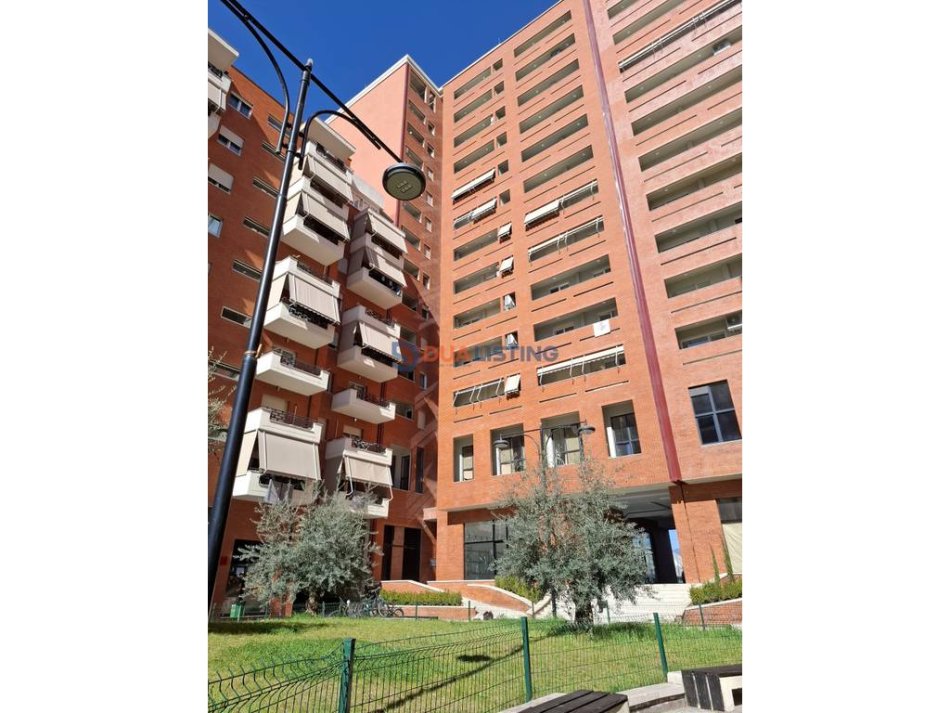 Tirane, shitet apartament 2+1+Ballkon Kati 3, 90 m² 165.000 € (Rruga e Kavajes)